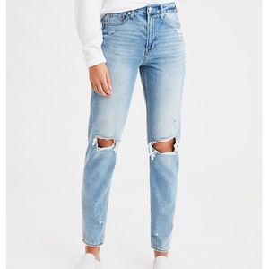 American Eagle Light Wash Mom Jeans Knee Rips